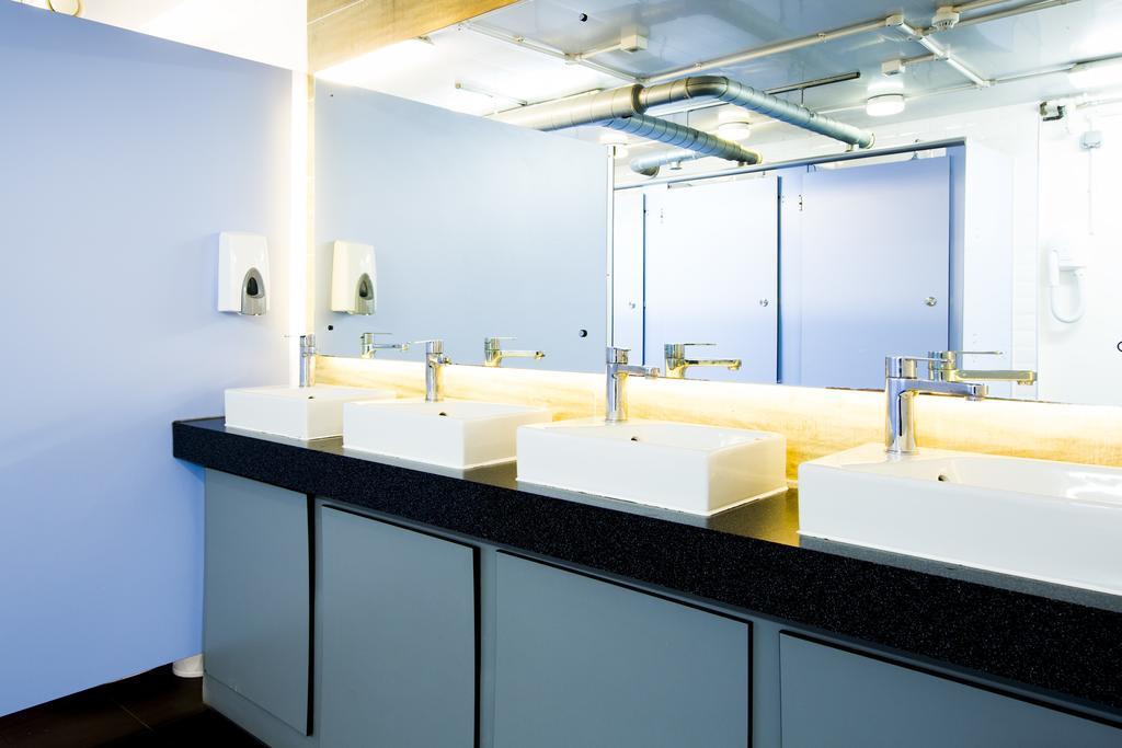 Twin Shared Bathrooms